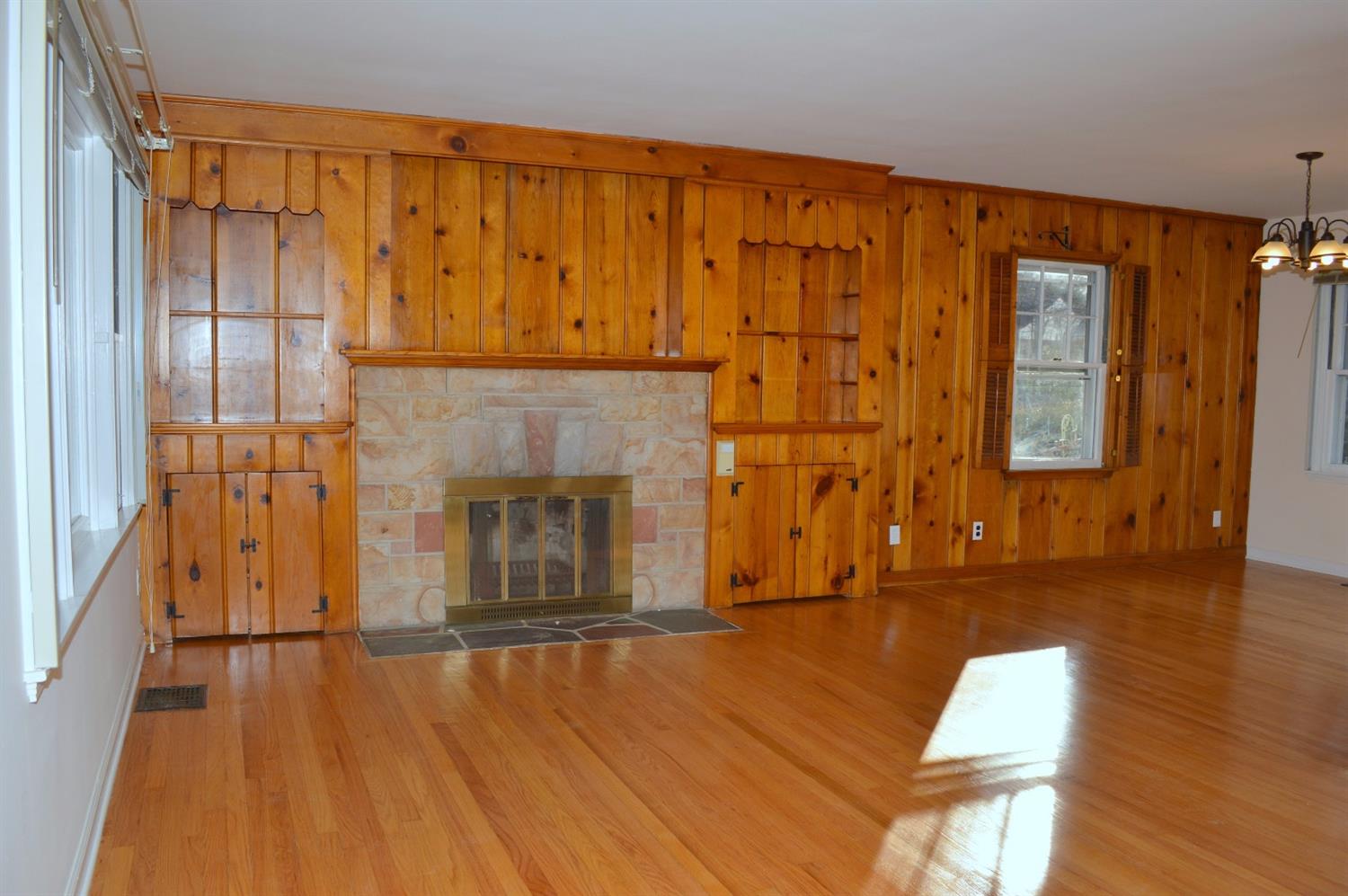 7995 Colette Ln, Cincinnati, OH 45224 photo 2