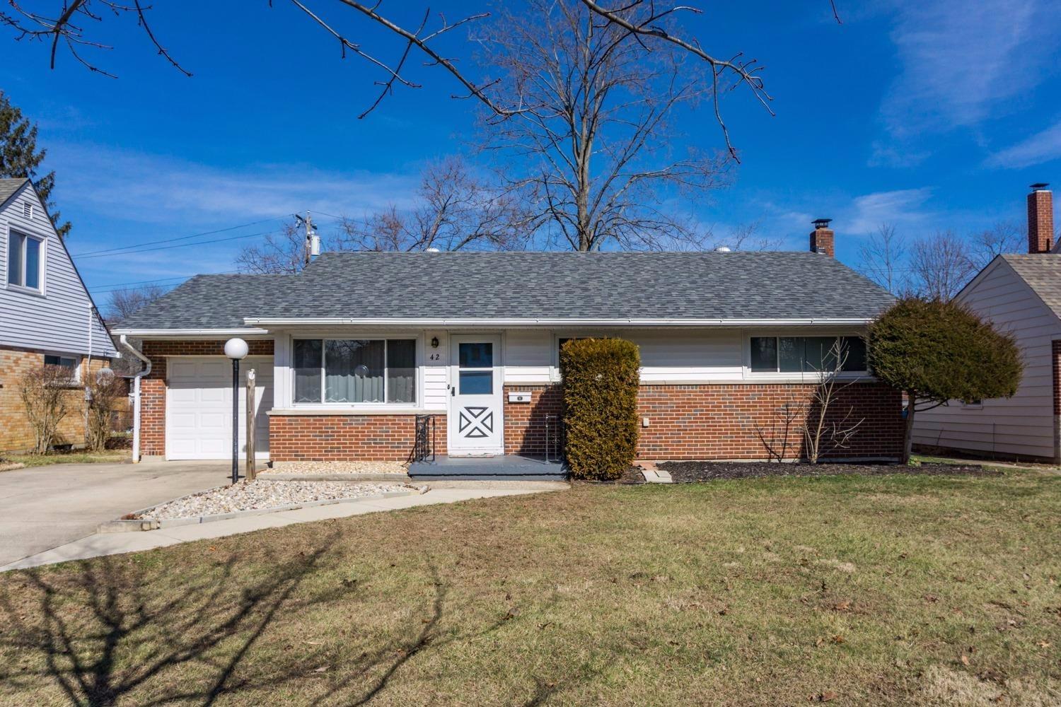 42 Hadley Rd, Greenhills, OH 45218 photo 1