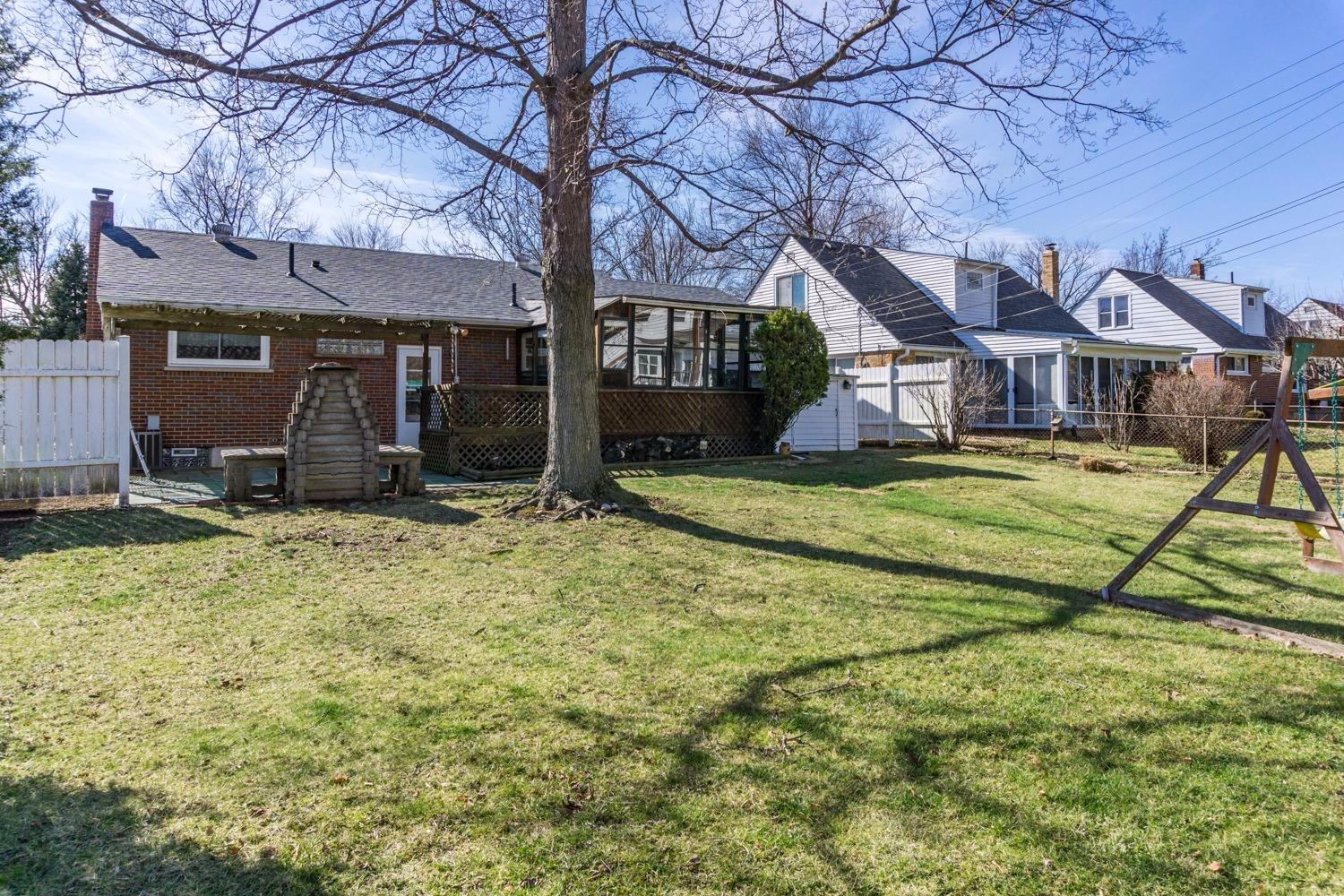 42 Hadley Rd, Greenhills, OH 45218 photo 24
