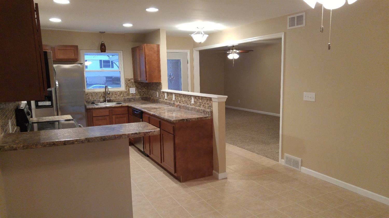 970 Harkin Dr, Forest Park, OH 45240 photo 6