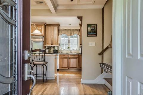 45 Handel Ln, Greenhills, OH 45218 photo 5