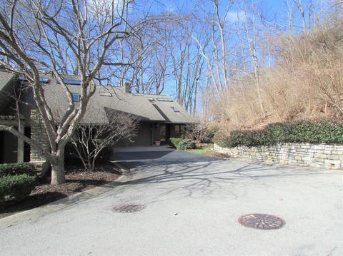 29 Spring Hill Dr, Mariemont, OH 45227 photo 2