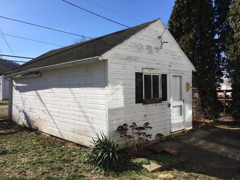 305 Main St, Bainbridge, OH 45612 photo 6