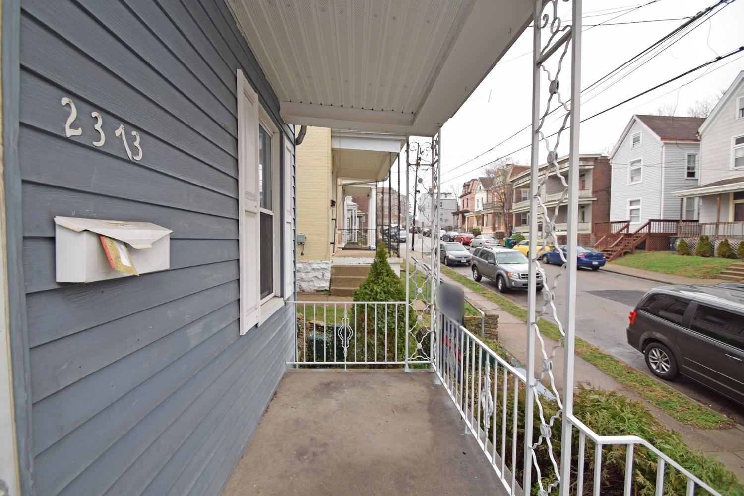 2373 Flora St, Cincinnati, OH 45219 photo 2