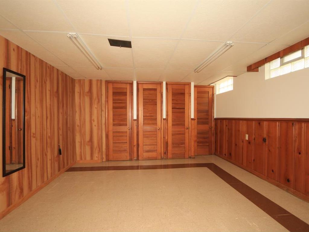 1 Hamlin Dr, Greenhills, OH 45218 photo 5