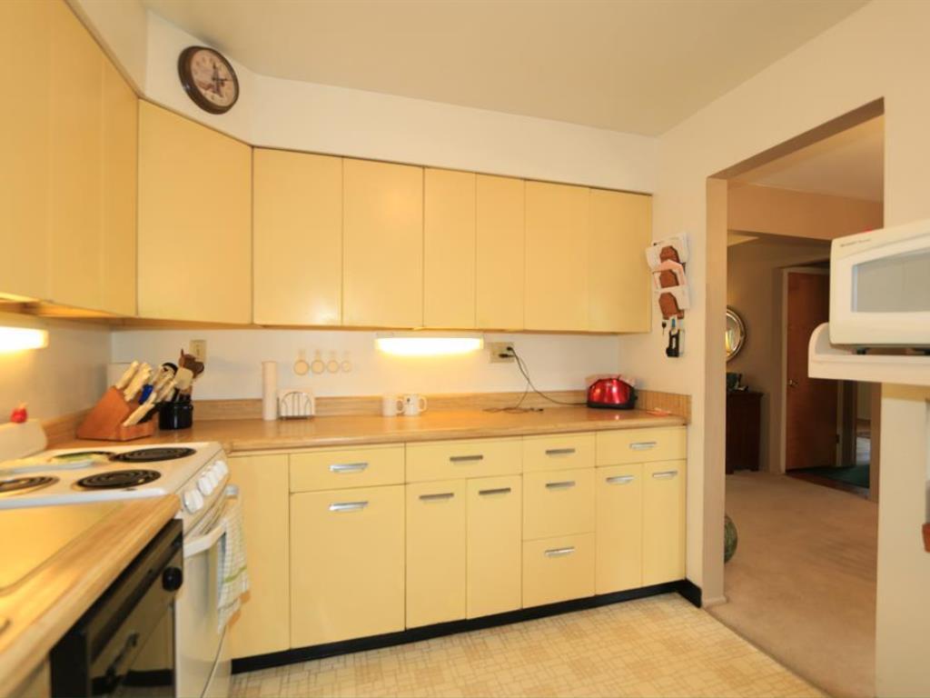 1 Hamlin Dr, Greenhills, OH 45218 photo 9