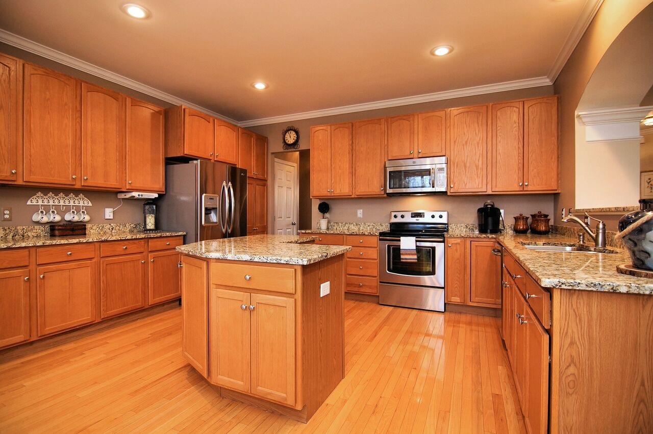 809 Dorgene Ln, Cincinnati, OH 45244 photo 9