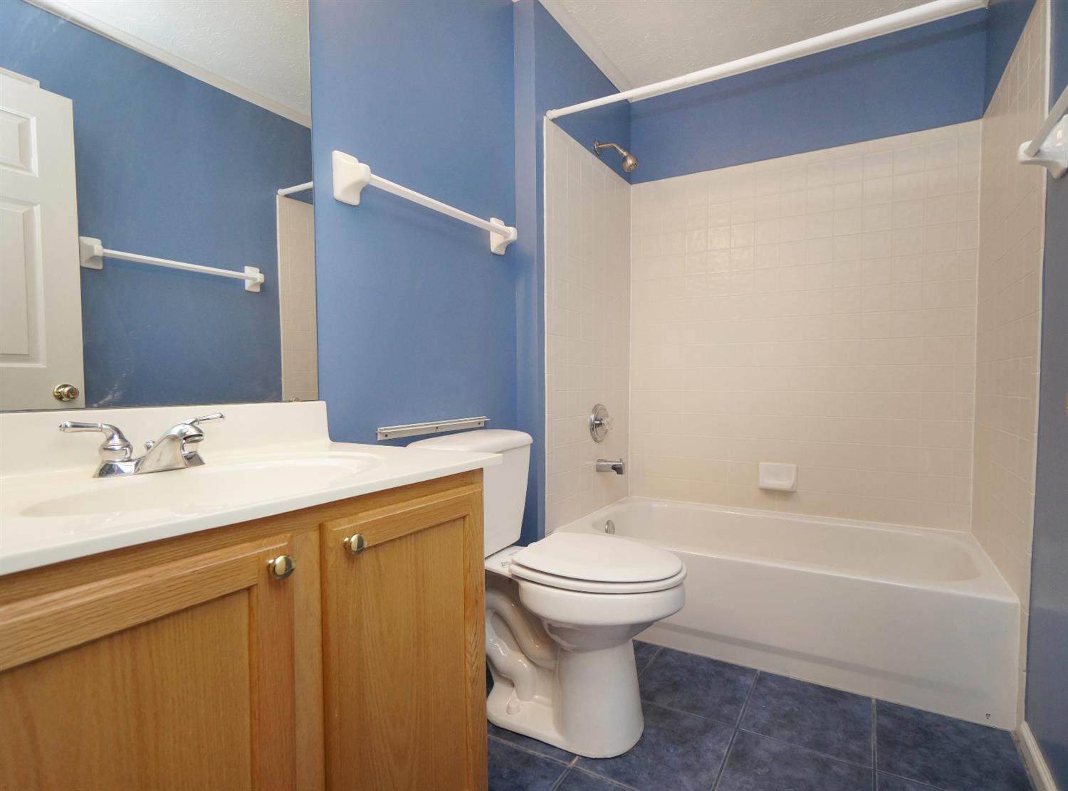 384 Indian Pointe Dr, Hamilton Township, OH 45039 photo 18