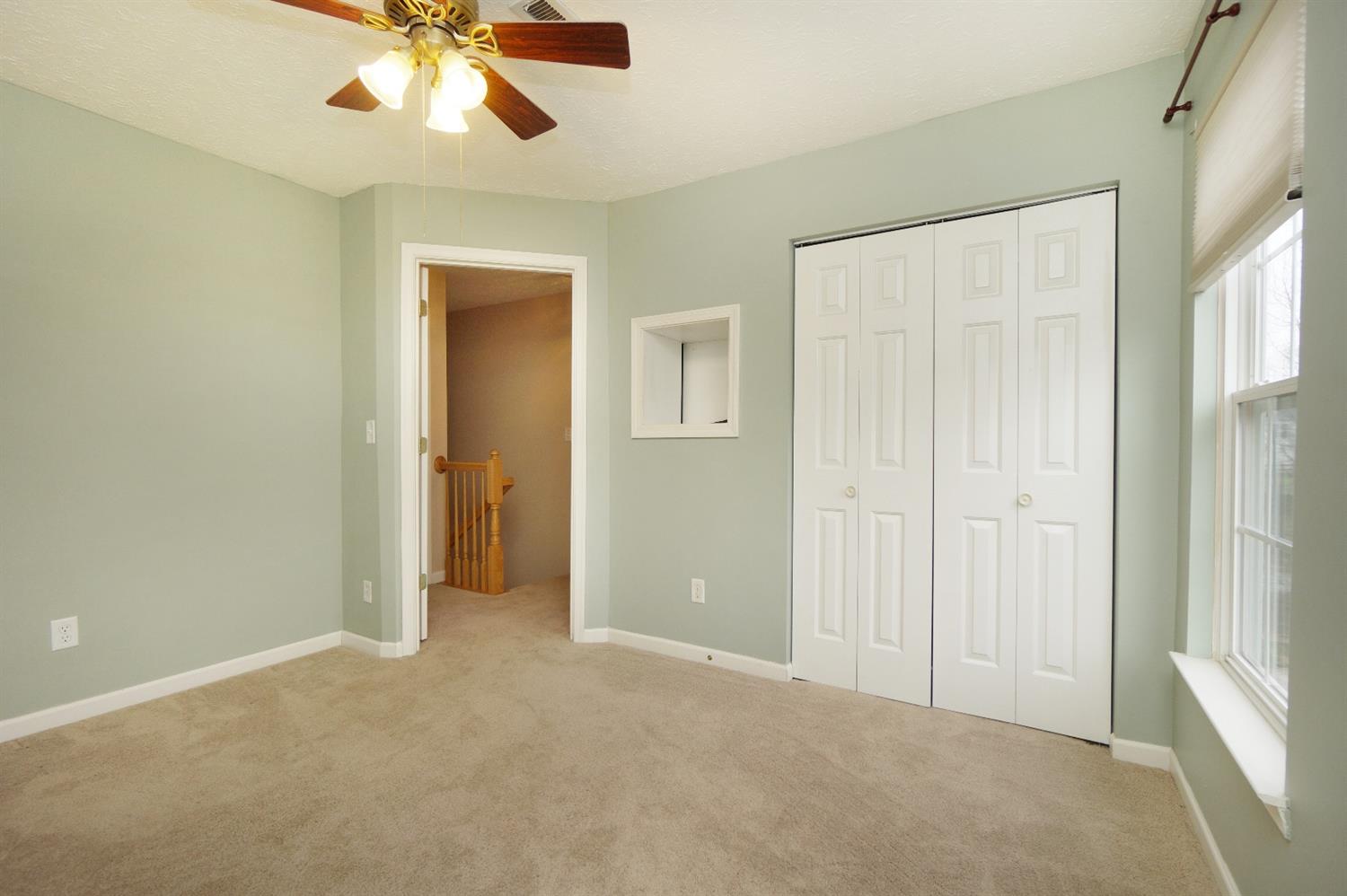384 Indian Pointe Dr, Hamilton Township, OH 45039 photo 16