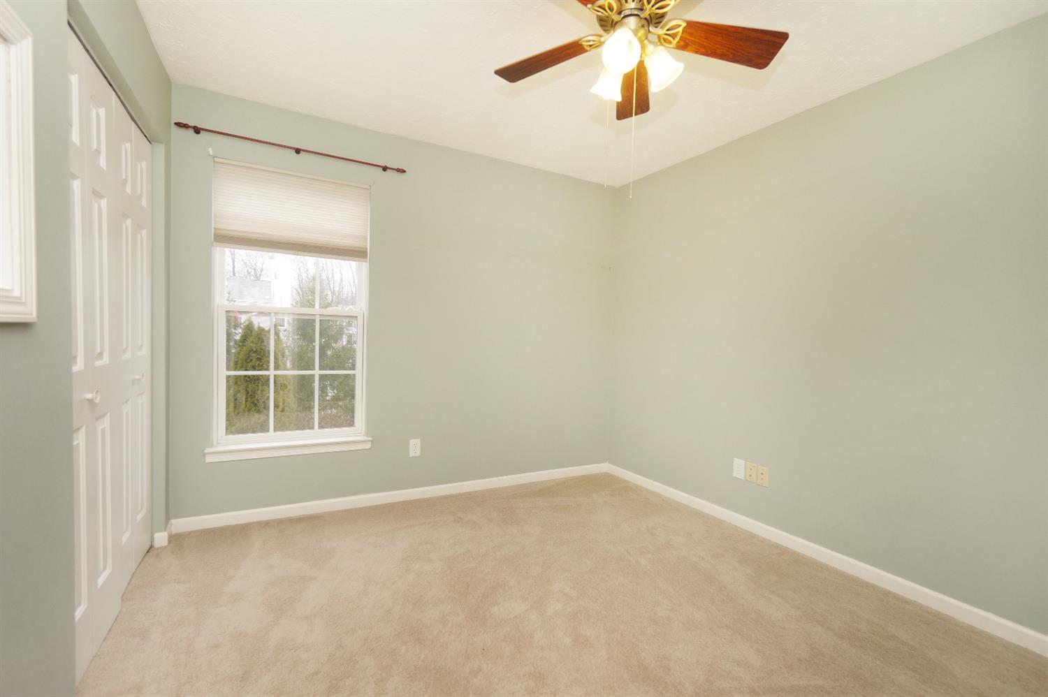 384 Indian Pointe Dr, Hamilton Township, OH 45039 photo 15