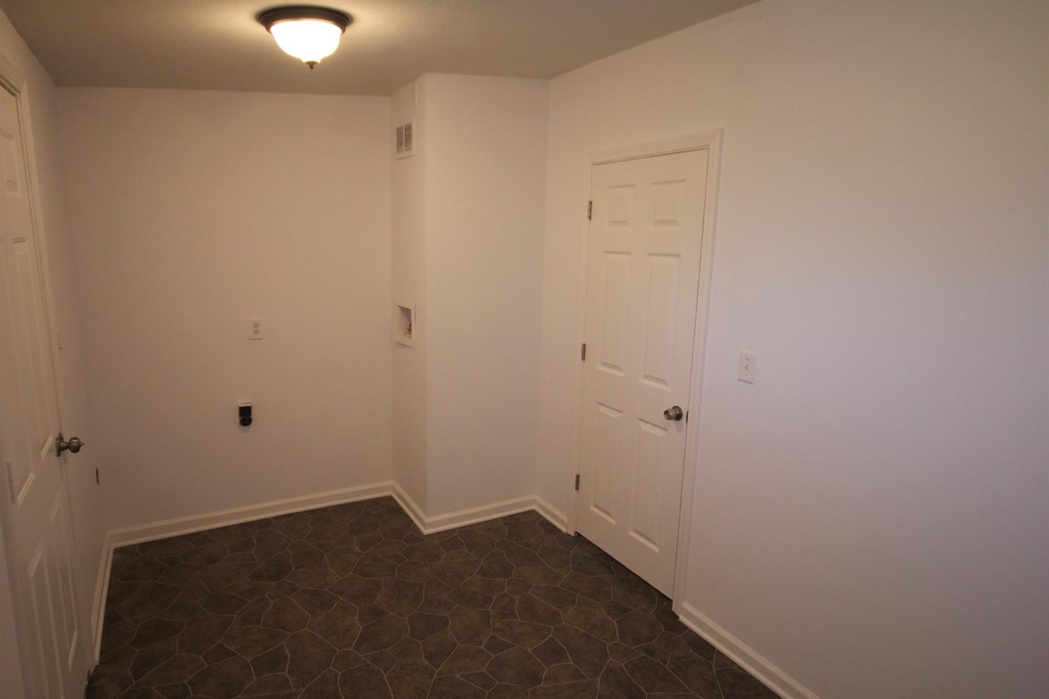 4361 Terrace Dr, Cincinnati, OH 45245 photo 14