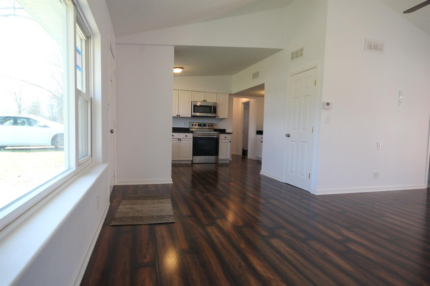 4361 Terrace Dr, Cincinnati, OH 45245 photo 5