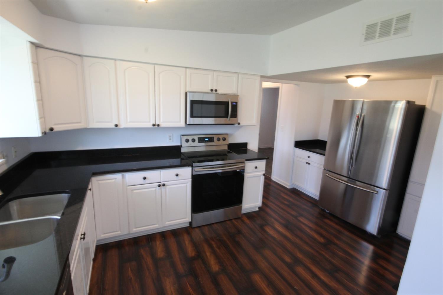 4361 Terrace Dr, Cincinnati, OH 45245 photo 6