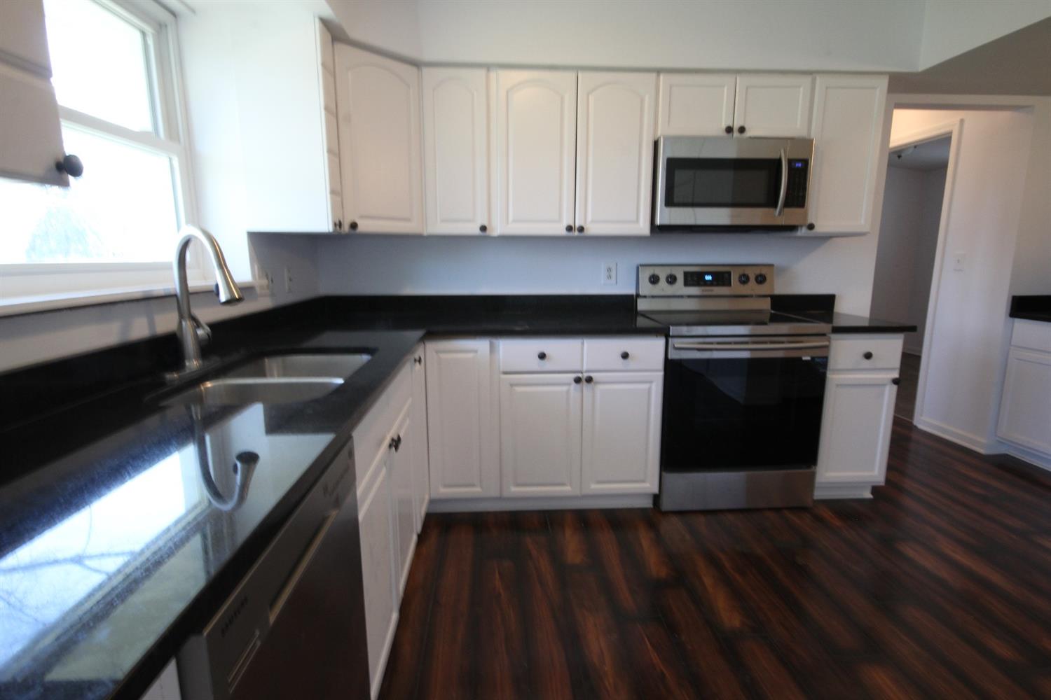 4361 Terrace Dr, Cincinnati, OH 45245 photo 7