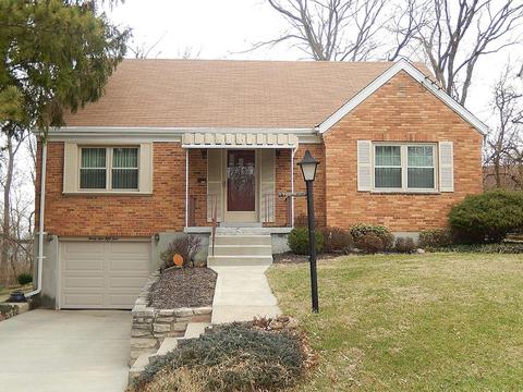 3954 Farrell Dr, Cincinnati, OH 45211 photo 1