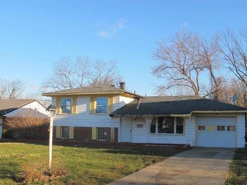 2455 Bluelark Dr, Cincinnati, OH 45231 photo 1
