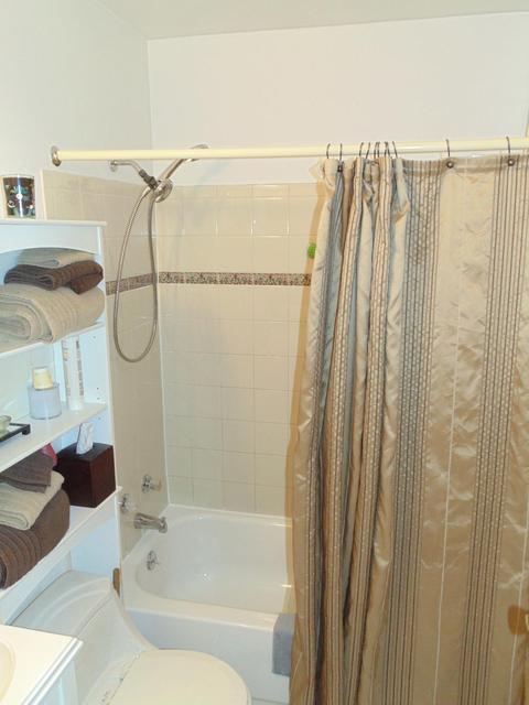 9734 Pippin Rd, Cincinnati, OH 45231 photo 3