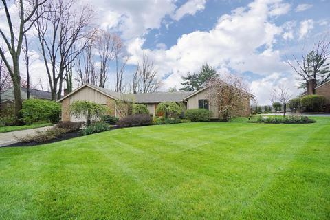 9850 Forestglen Dr, Montgomery, OH 45242 photo 1