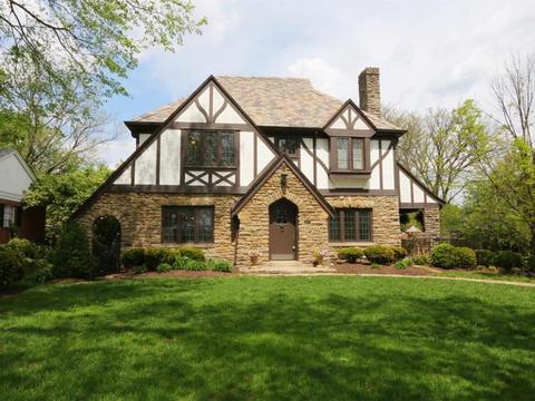 6936 Miami Bluff Dr, Mariemont, OH 45227 photo 1