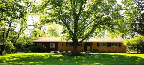 8814 Woodview Dr, Cincinnati, OH 45231 photo 1