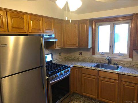 2015 Cathedral Ln, Hamilton, OH 45013 photo 4