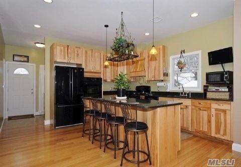 579 Howell Ave, Cincinnati, OH 45220 photo 2