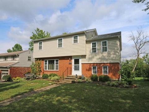 69 Handel Ln, Greenhills, OH 45218 photo 1