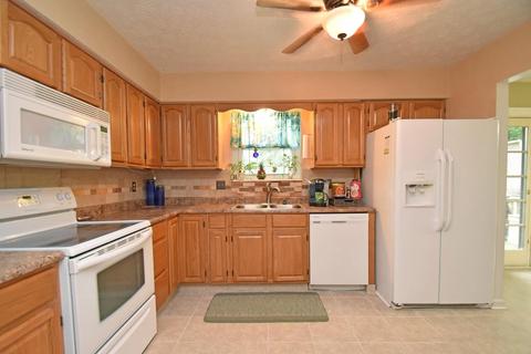 5390 Brasher Ave, Blue Ash, OH 45242 photo 9