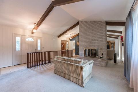 609 Brandy Way, Cincinnati, OH 45244 photo 4