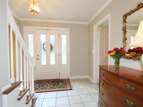 8765 Sturbridge Dr, Cincinnati, OH 45236 photo 3