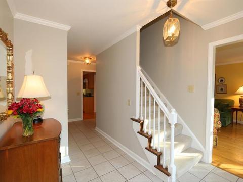 8765 Sturbridge Dr, Cincinnati, OH 45236 photo 4