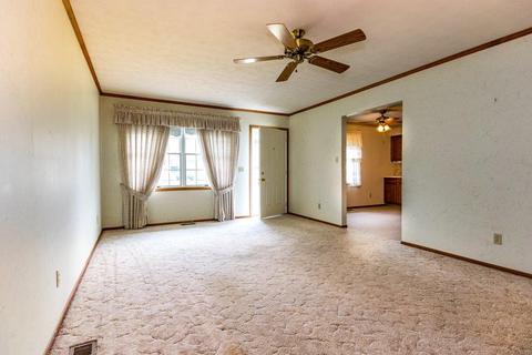 4883 Auston St, Springfield, OH 45502 photo 6
