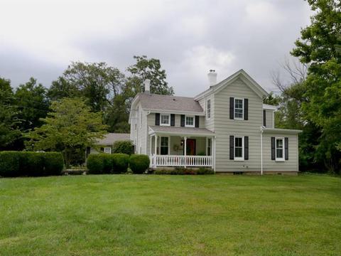 448 Meadowcrest Rd, Cincinnati, OH 45231 photo 1