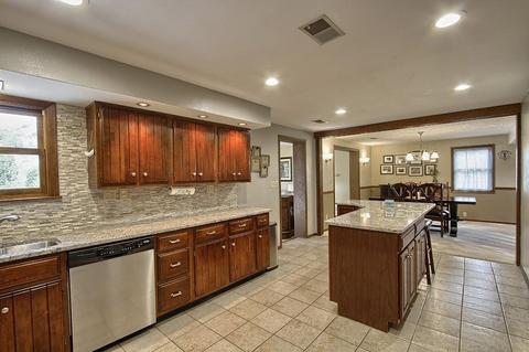 3318 Linsan Dr, Cincinnati, OH 45239 photo 3