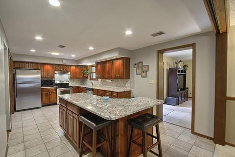 3318 Linsan Dr, Cincinnati, OH 45239 photo 2