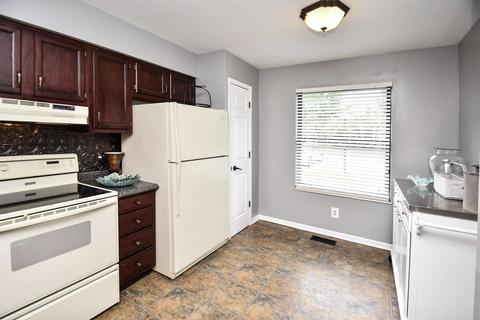 1058 Crisfield Dr, Cincinnati, OH 45245 photo 6