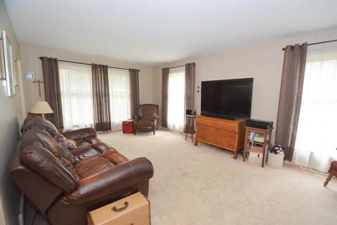 5533 Foxrun Ct, Cincinnati, OH 45239 photo 4