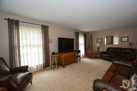 5533 Foxrun Ct, Cincinnati, OH 45239 photo 3