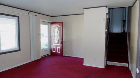 8476 Sunlight Dr, Cincinnati, OH 45231 photo 2
