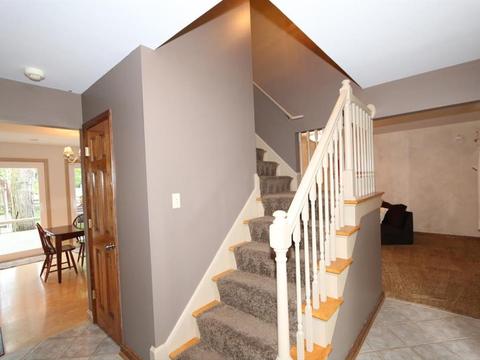 8330 Mockingbird Ln, Cincinnati, OH 45231 photo 4