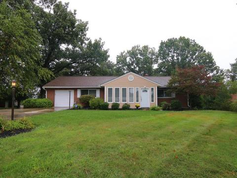 896 Bradbury Rd, Cincinnati, OH 45245 photo 1
