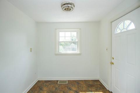 8355 Cherry Ln, Cincinnati, OH 45255 photo 4