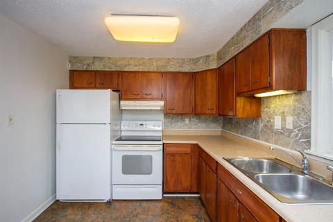 8355 Cherry Ln, Cincinnati, OH 45255 photo 7