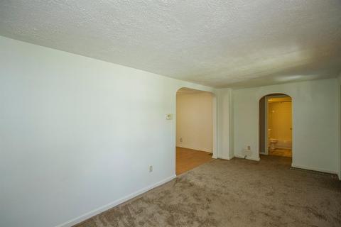 8355 Cherry Ln, Cincinnati, OH 45255 photo 12