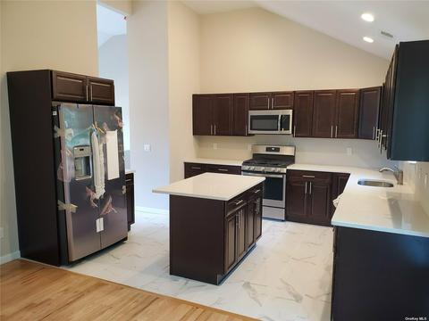 988 Apple Gate, Cincinnati, OH 45245 photo 5