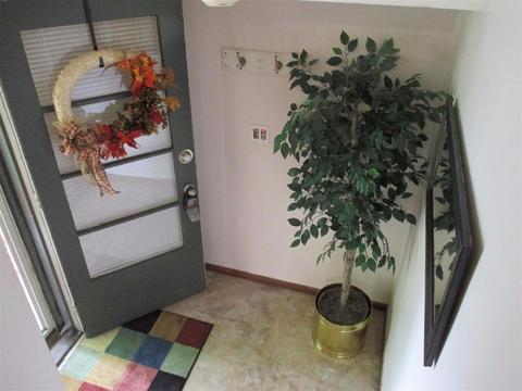 101 Burley Cir, Greenhills, OH 45218 photo 2