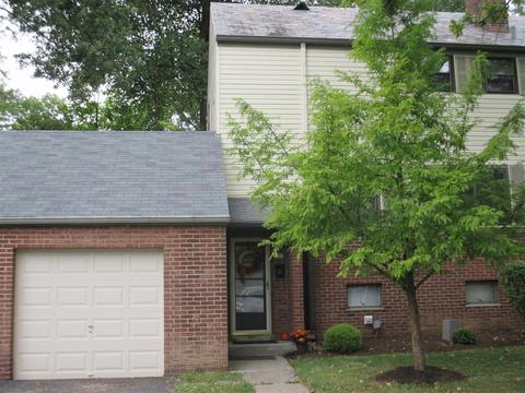 101 Burley Cir, Greenhills, OH 45218 photo 1