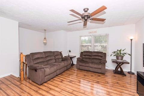 1070 Saddleback Dr, Batavia, OH 45103 photo 4