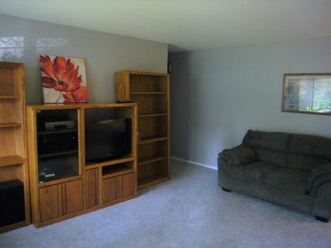 1165 Meredith Dr, Cincinnati, OH 45231 photo 3