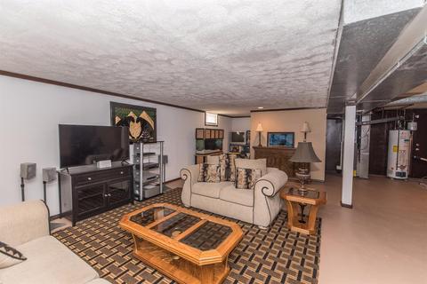 8301 Bobolink Dr, Cincinnati, OH 45231 photo 13